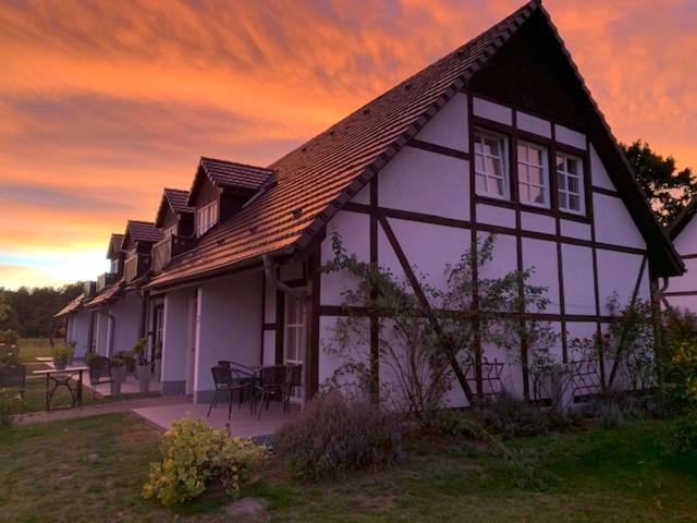 Landhotel Rosenhof Garni Am Plauer See Mit Ladesaeule Fuer E-Autos Quetzin Екстериор снимка