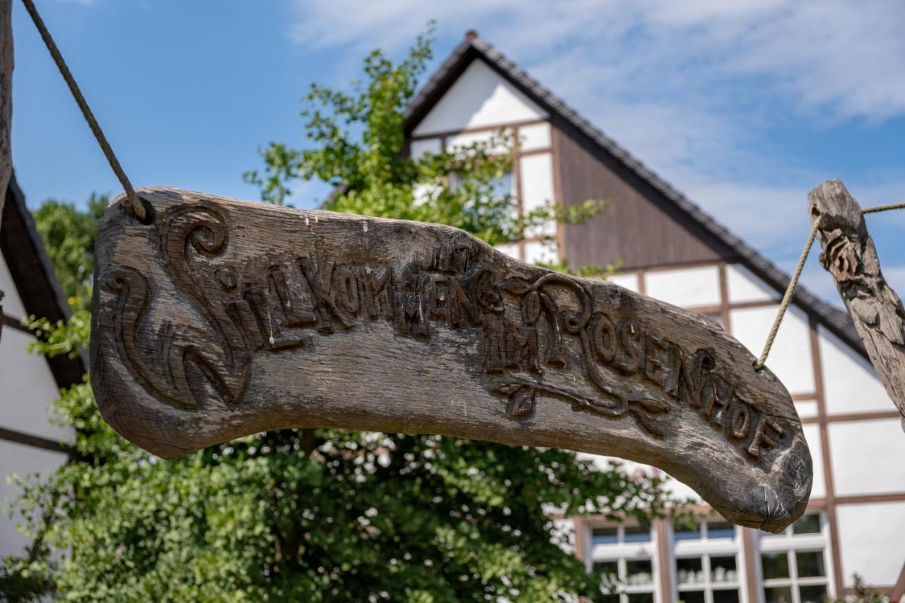 Landhotel Rosenhof Garni Am Plauer See Mit Ladesaeule Fuer E-Autos Quetzin Екстериор снимка