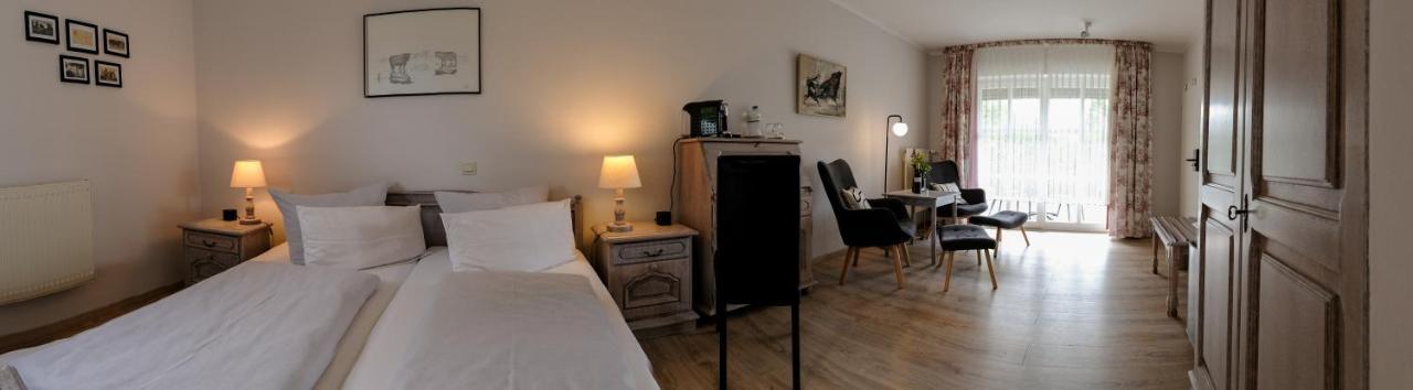 Landhotel Rosenhof Garni Am Plauer See Mit Ladesaeule Fuer E-Autos Quetzin Екстериор снимка